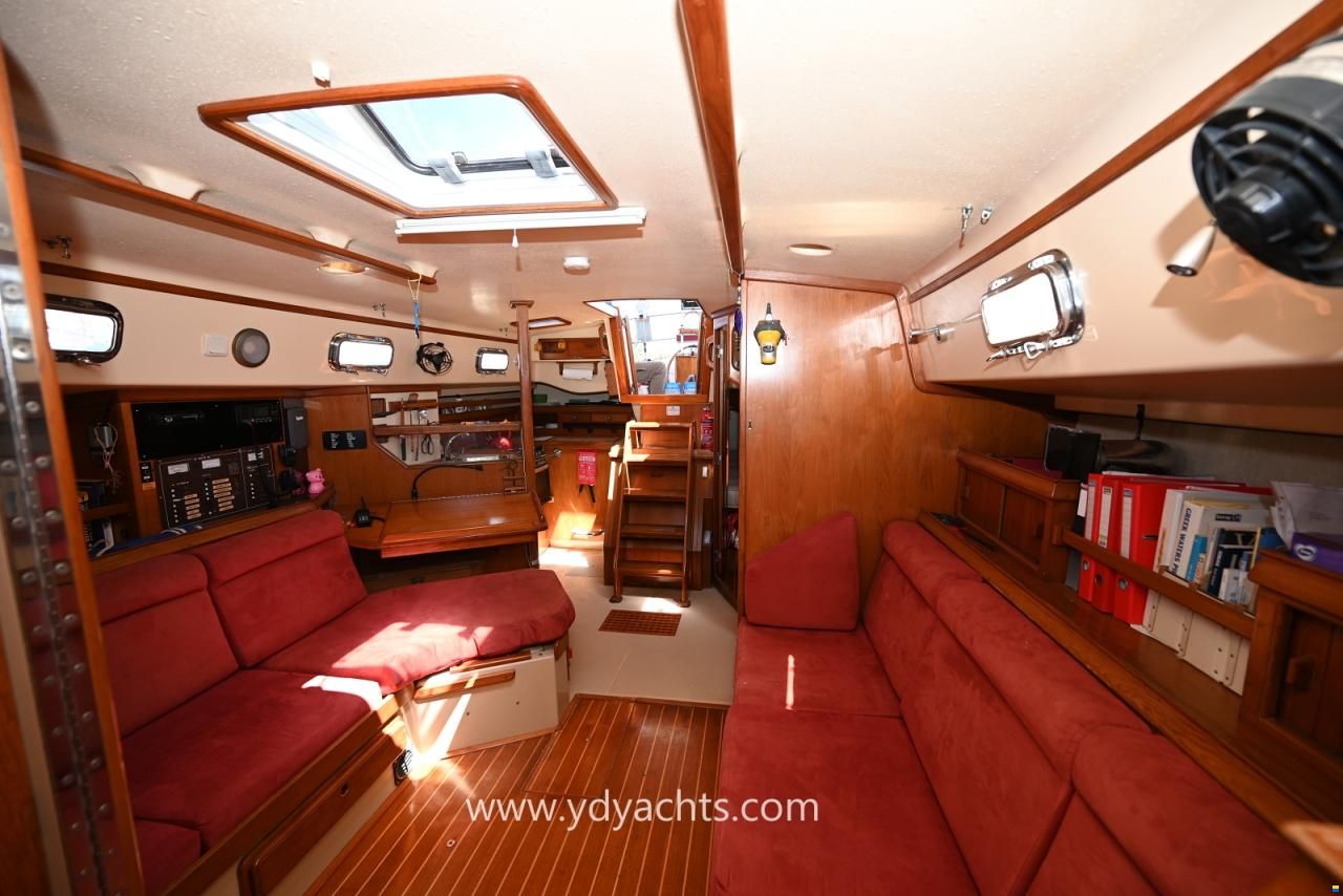 Island Packet 38