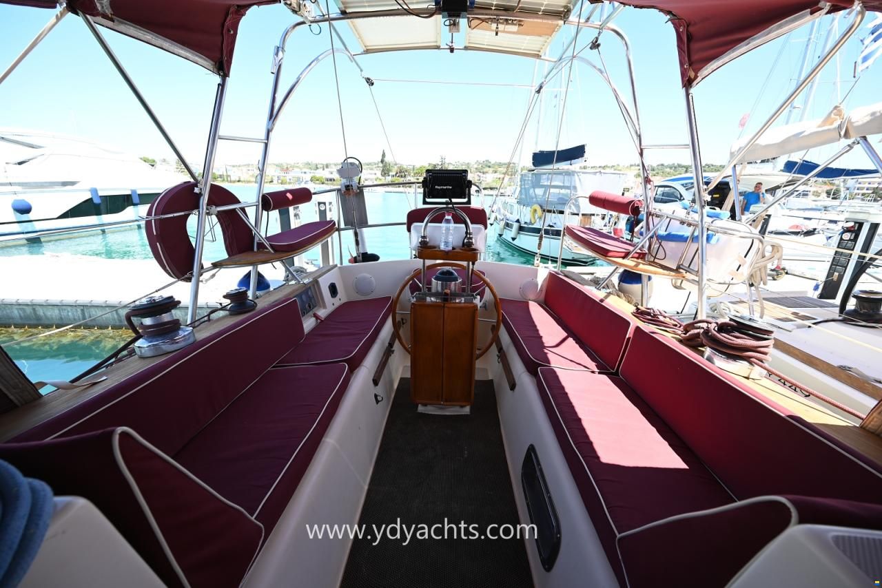 Island Packet 38