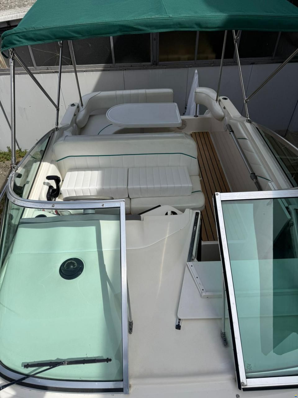 Sea Ray 230