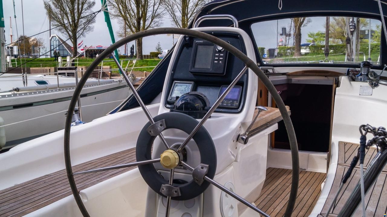 Bavaria 35