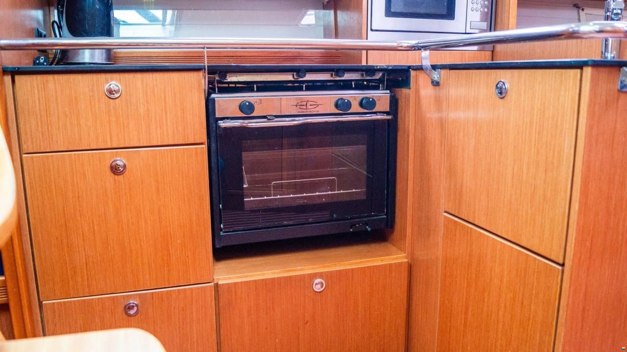 Bavaria 35