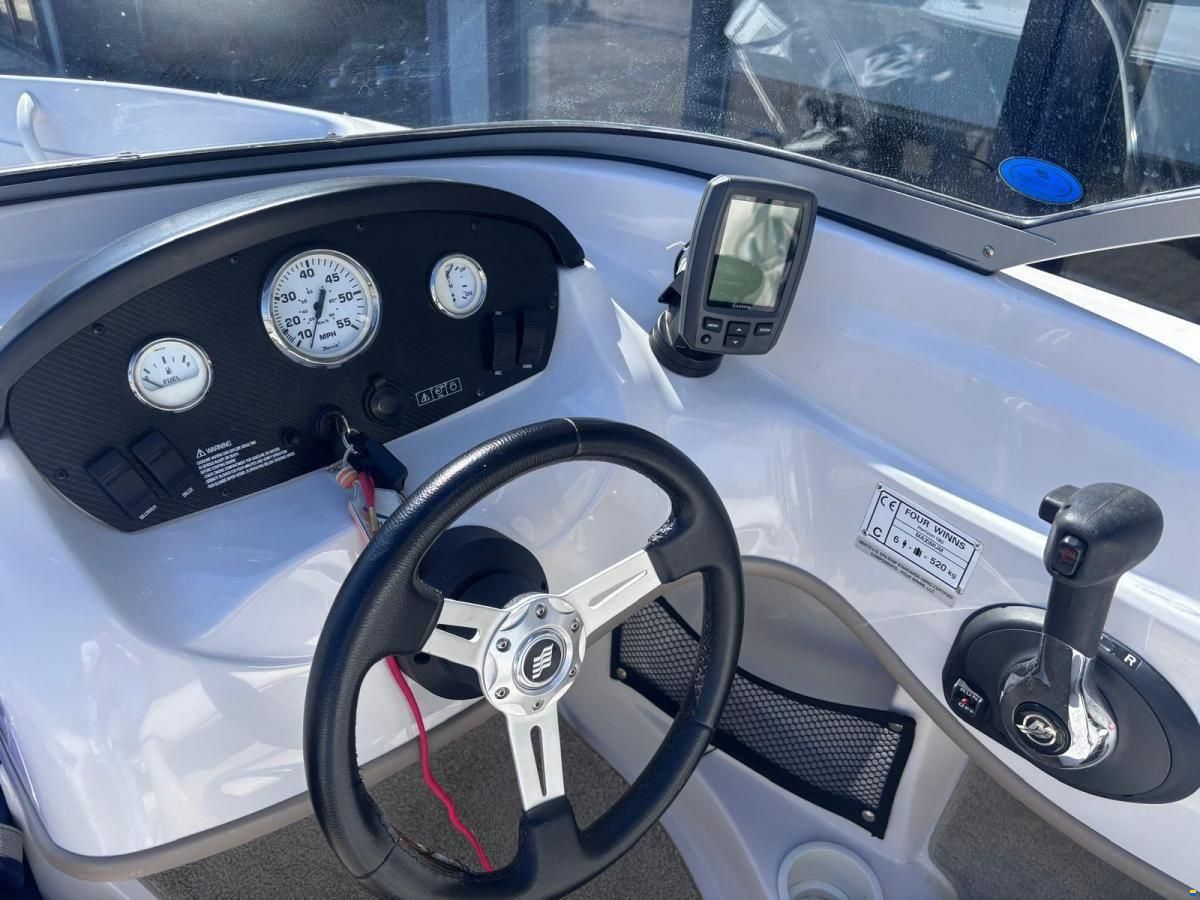 Four Winns 180 LE Bowrider