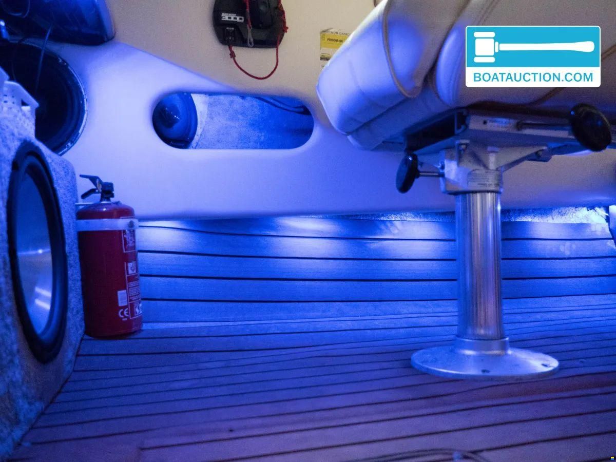 Sea Ray 200 Signature