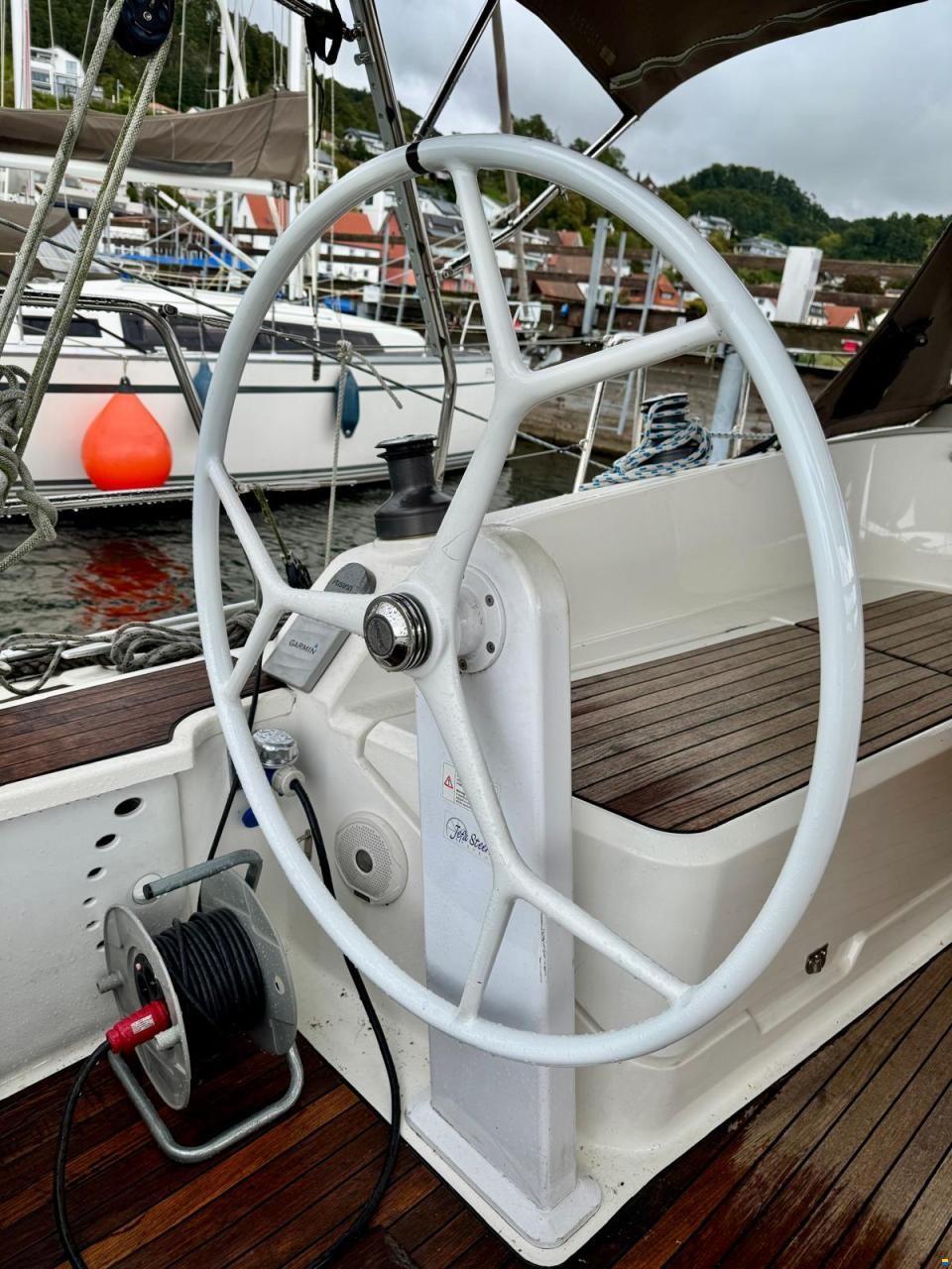 Bavaria 37 CRUISER