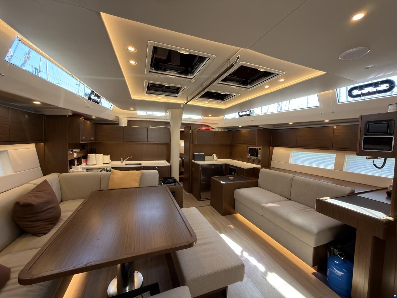 Bavaria C57
