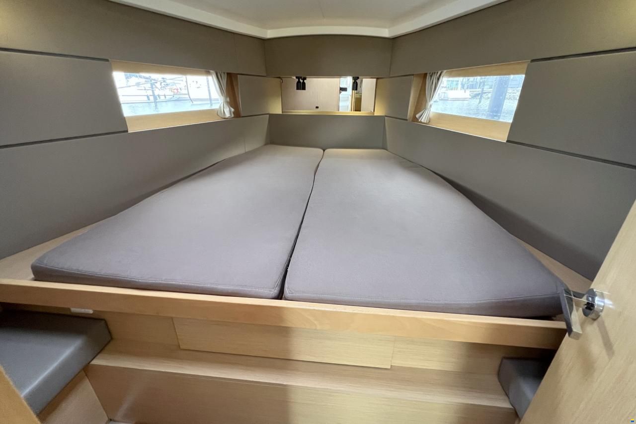 Beneteau Oceanis 38