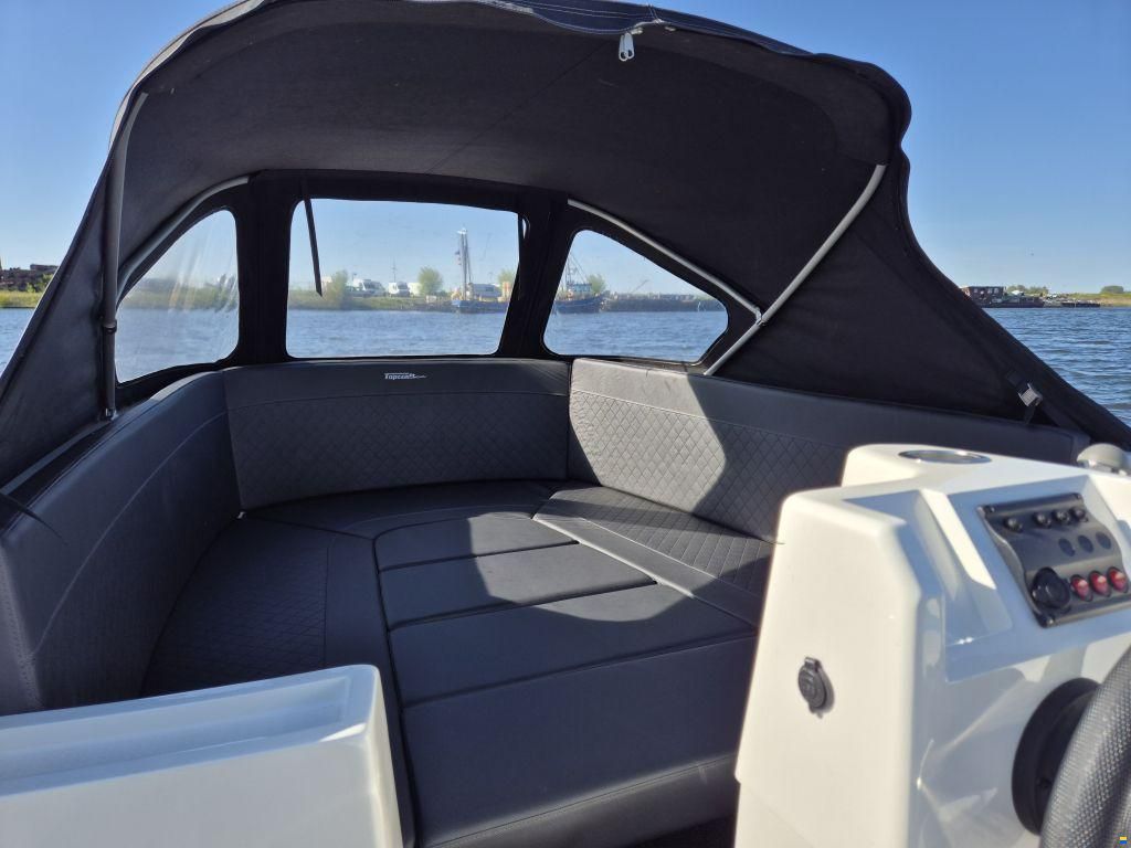 Topcraft 565 Tender
