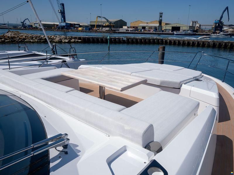 Sunseeker Predator 75