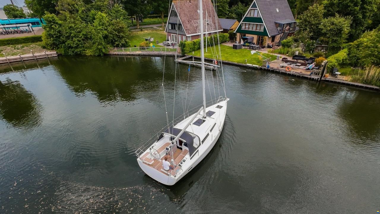 Hanse 388