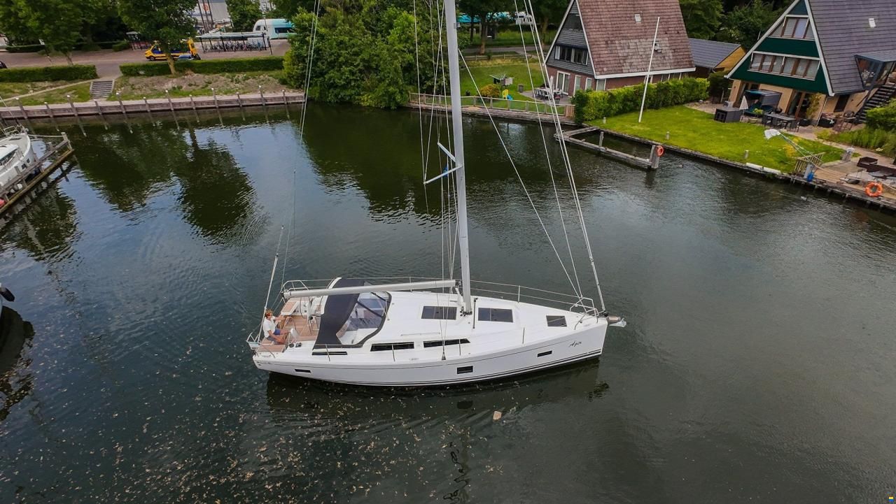 Hanse 388