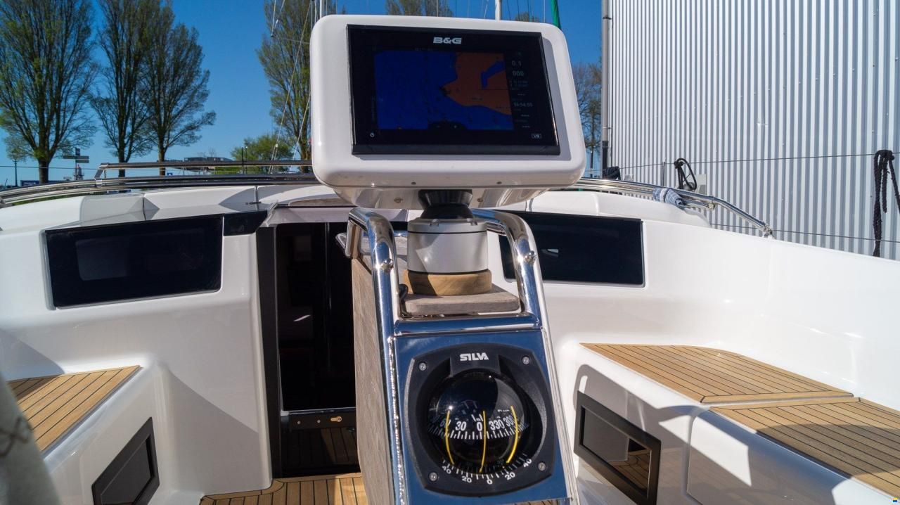 Hanse 388