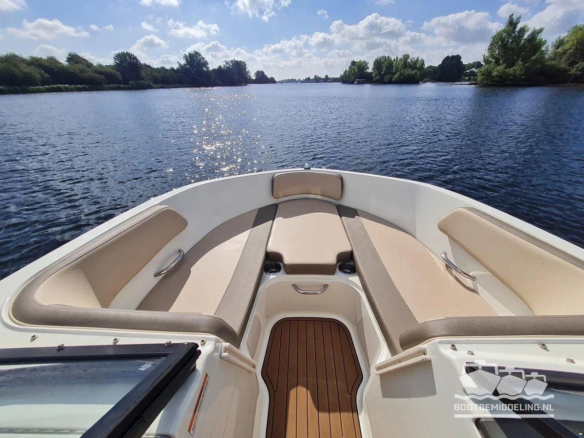 Bayliner VR6 Bowrider