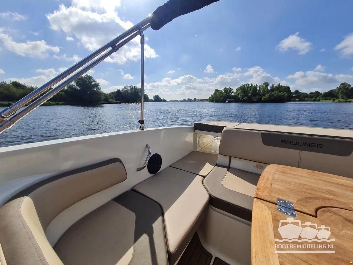 Bayliner VR6 Bowrider