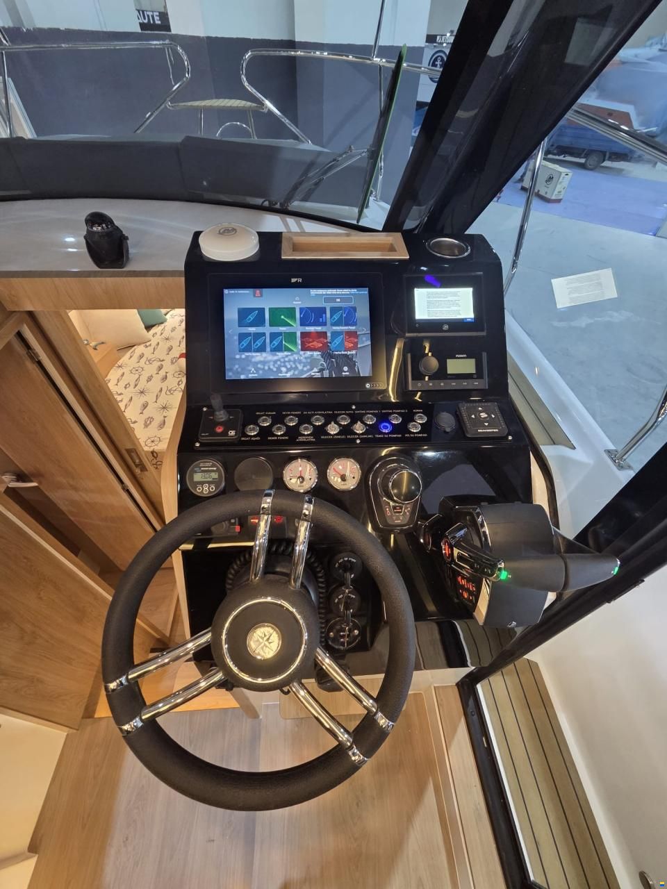 Avila Marine Catharsis 930