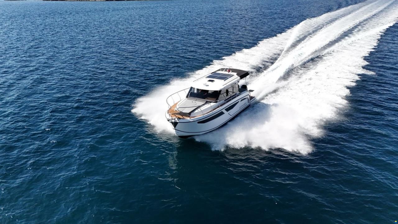 Avila Marine Catharsis 930