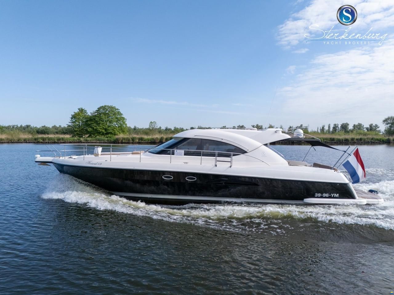 Riviera Rivi&egrave;ra 4700 Sport Yacht