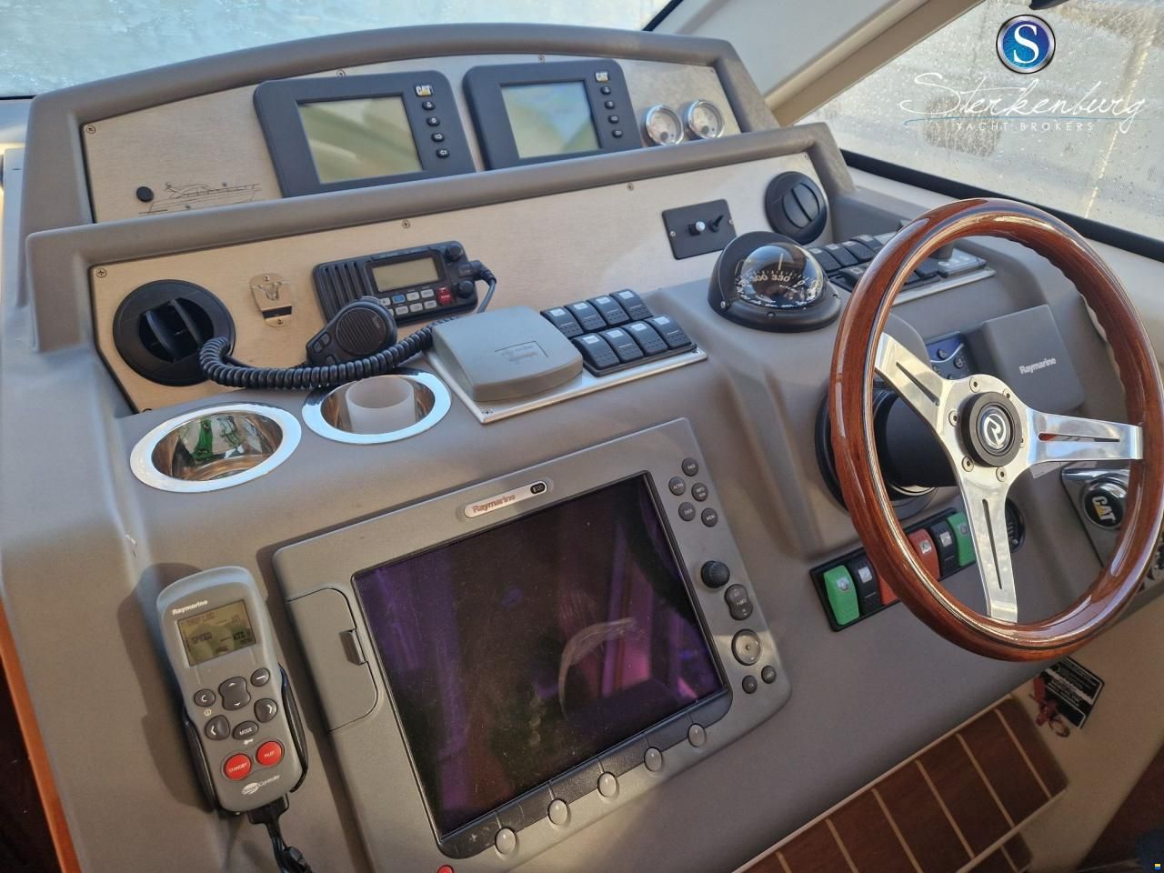 Riviera Rivi&egrave;ra 4700 Sport Yacht