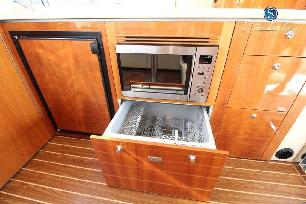 Riviera Rivi&egrave;ra 4700 Sport Yacht