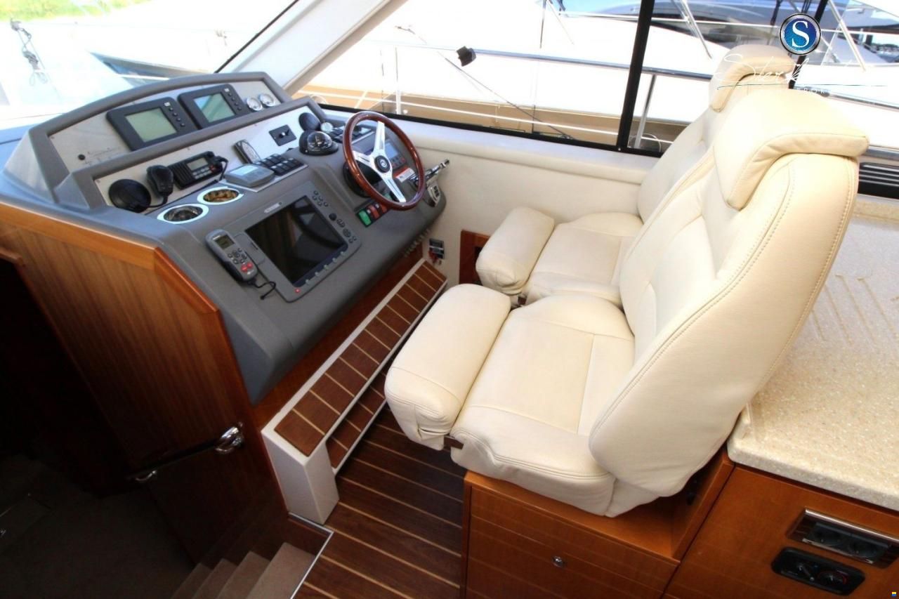 Riviera Rivi&egrave;ra 4700 Sport Yacht