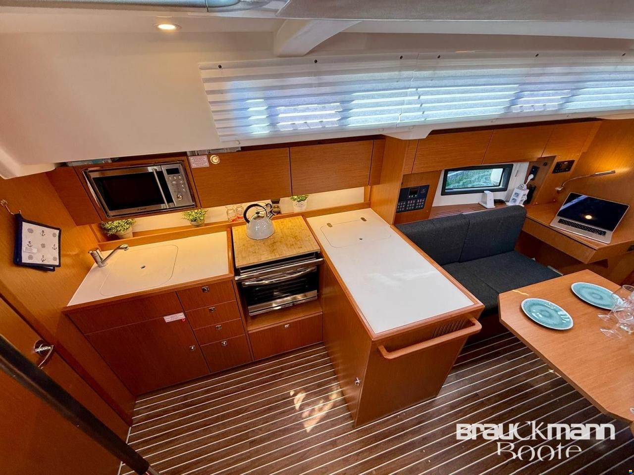 Bavaria Yachtbau GmbH C38