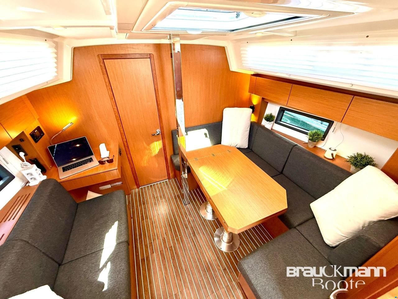 Bavaria Yachtbau GmbH C38