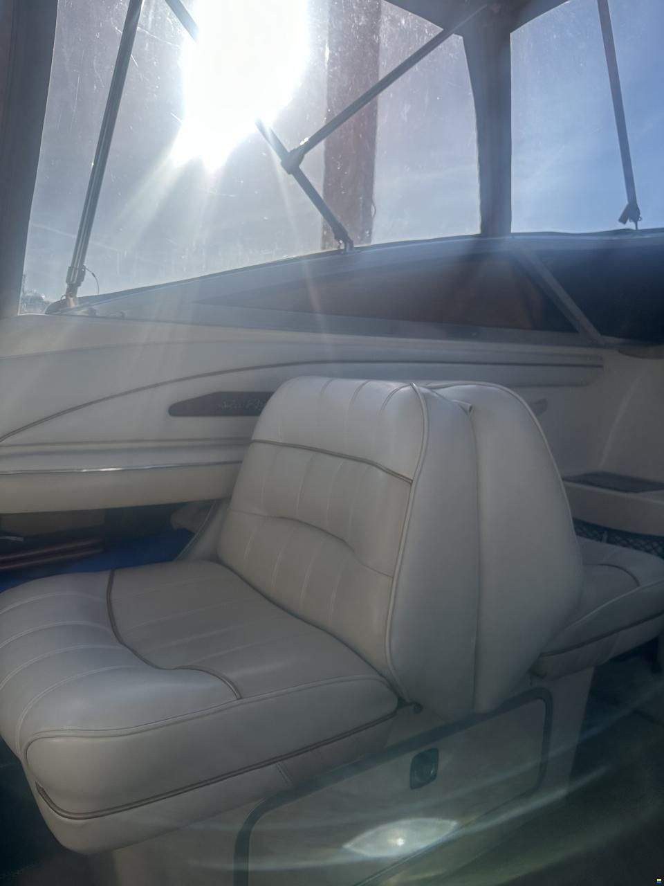 Sea Ray 220 Signature Select Overnighter