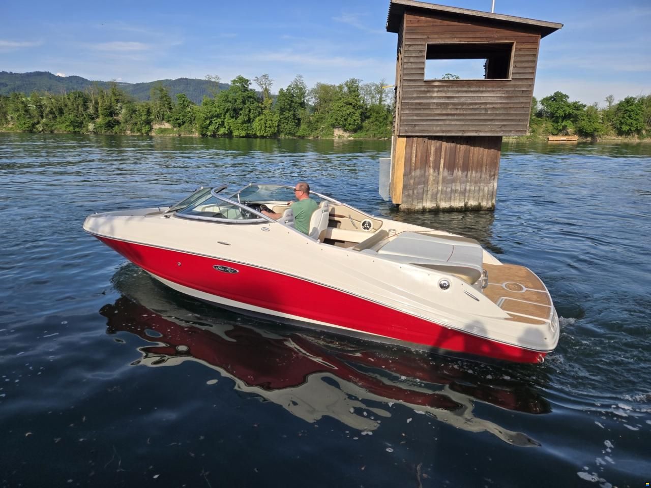 Sea Ray 210 SELECT