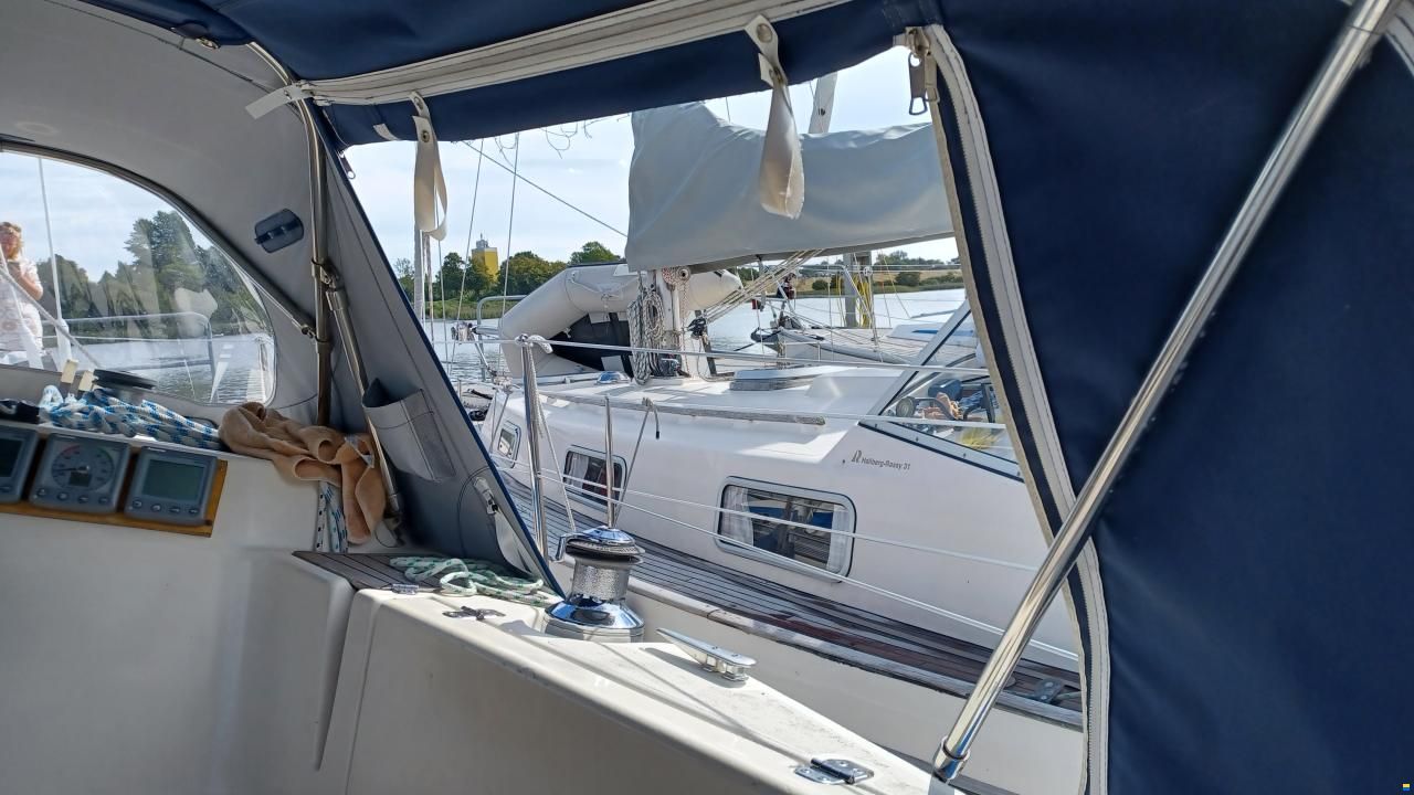 Bavaria 300
