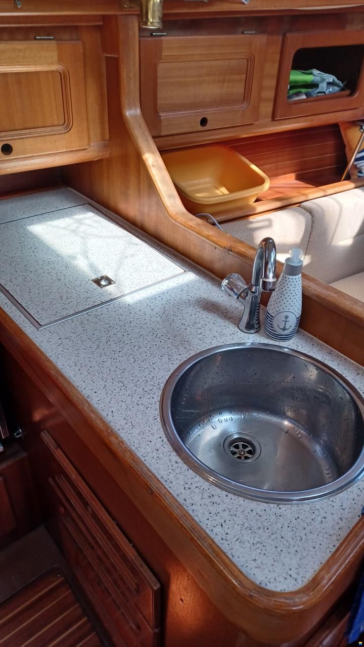 Bavaria 300