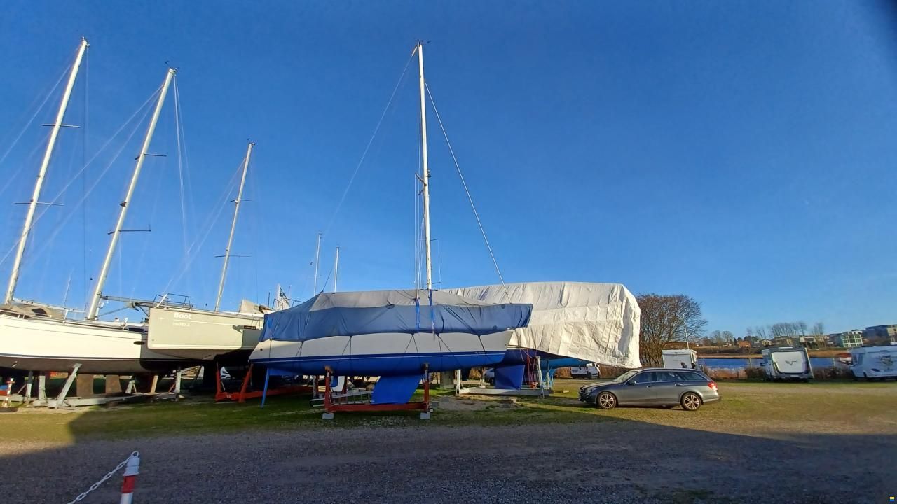 Bavaria 300