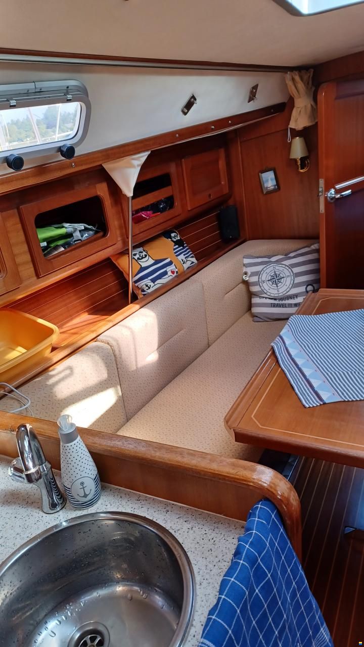Bavaria 300