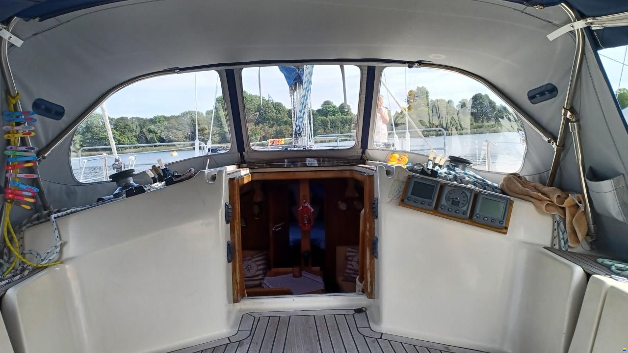 Bavaria 300