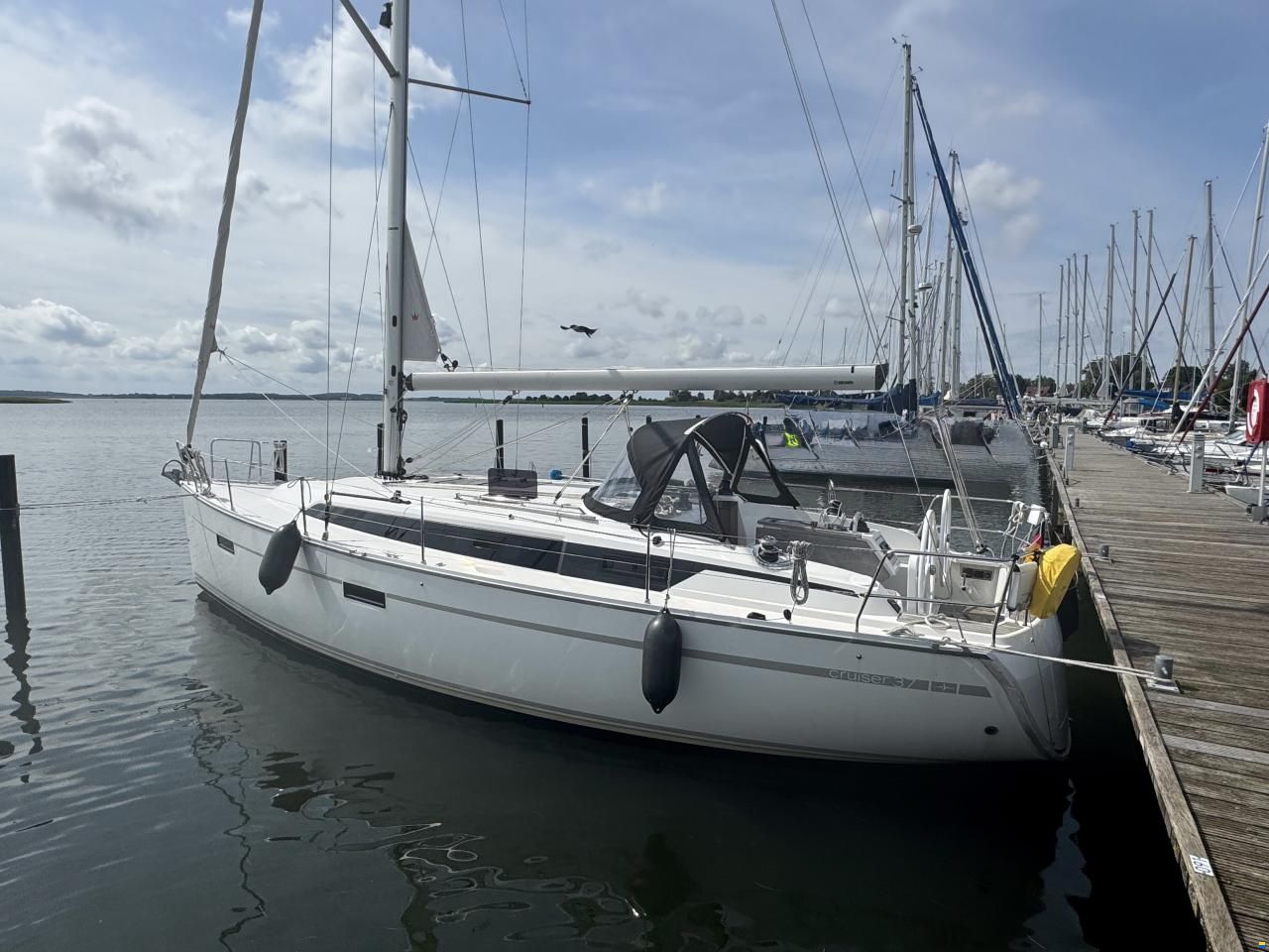Bavaria Cruiser 37