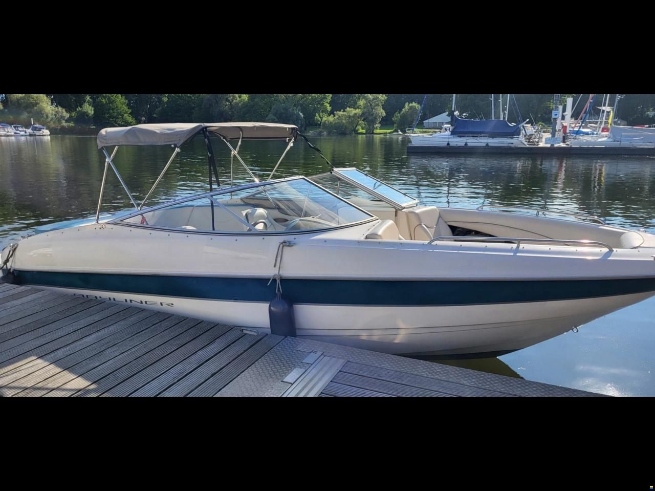 Bayliner 2350 Capri