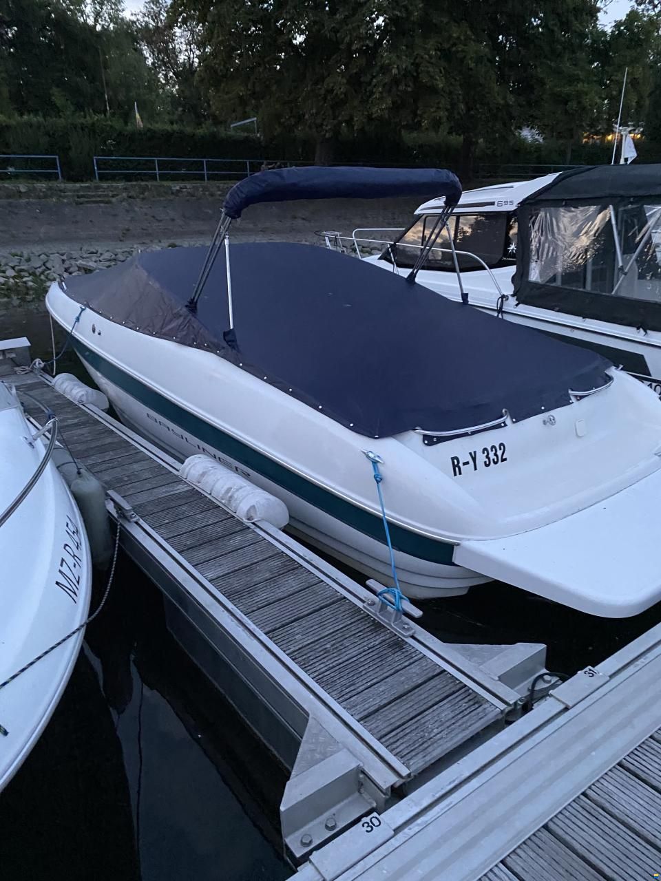 Bayliner 2350 Capri