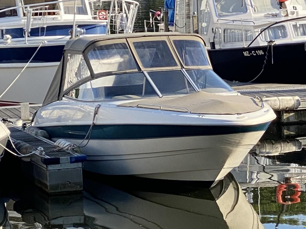 Bayliner 2350 Capri