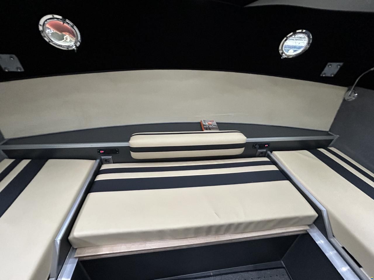 Beachcraft 10.50 AK cabrio