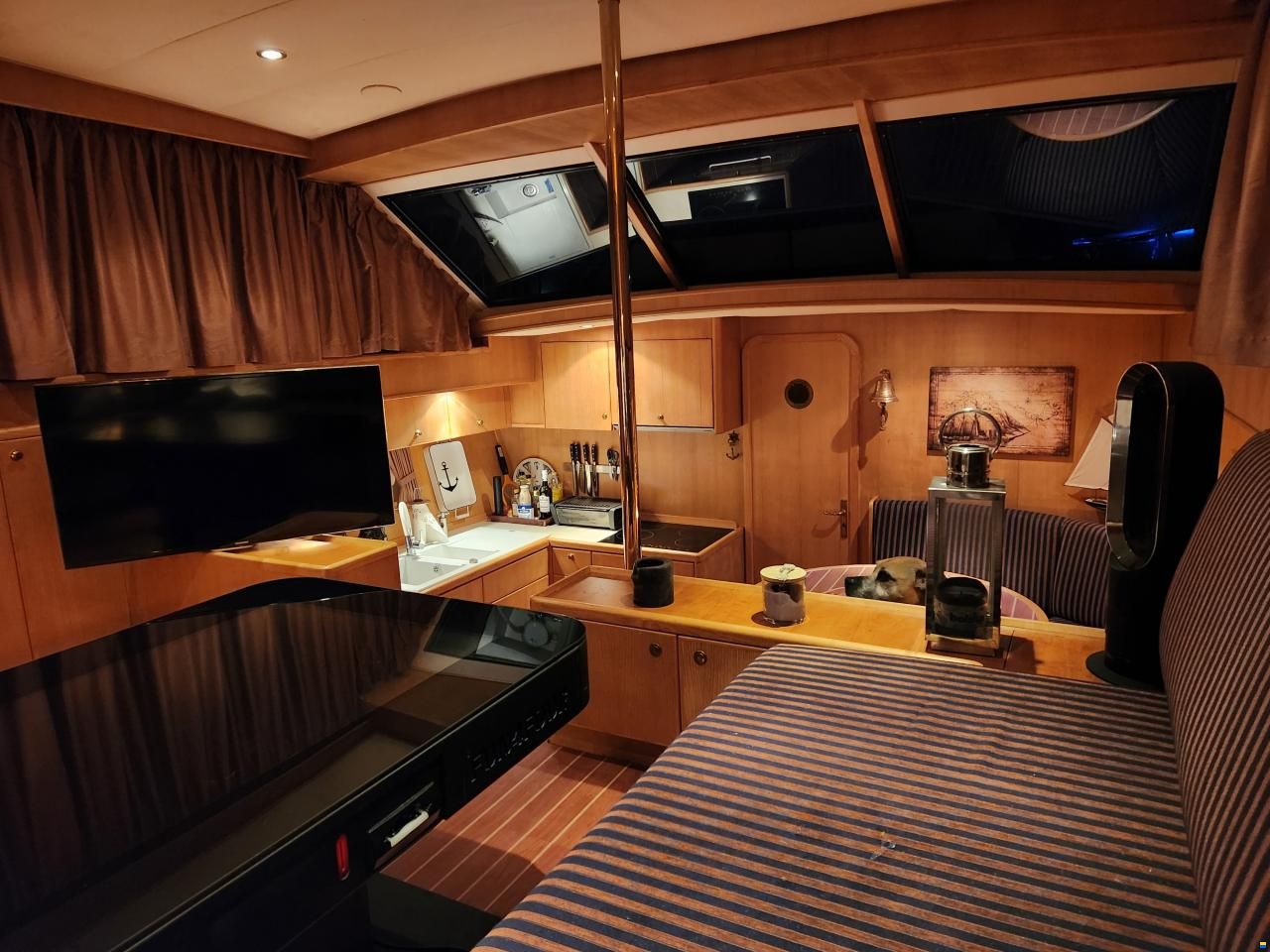 Van der Valk Vitesse 48