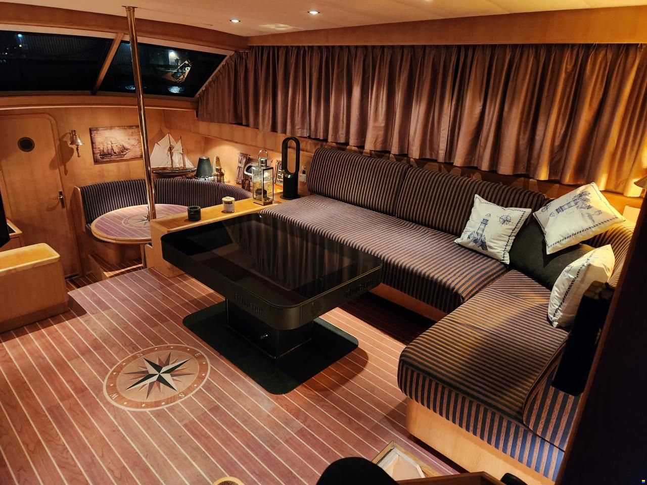 Van der Valk Vitesse 48