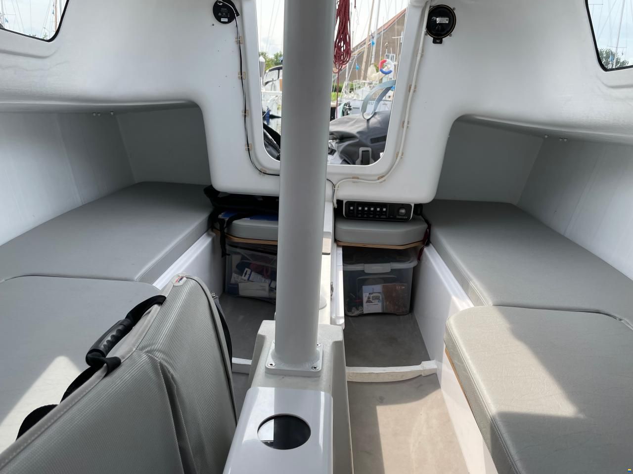 Seascape 24 / First 24 SE