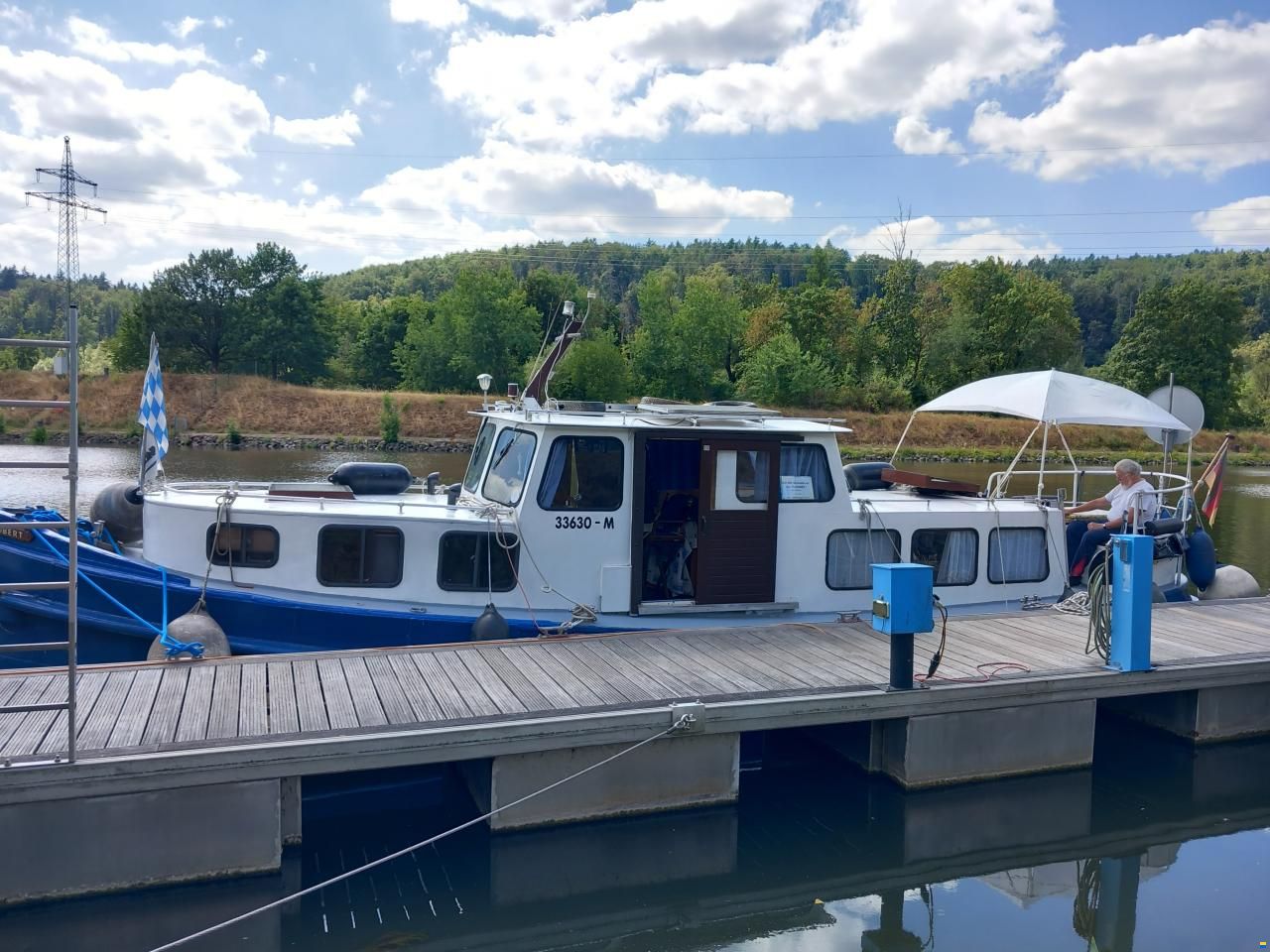 Hausboot, ehm. Hafenbarkasse