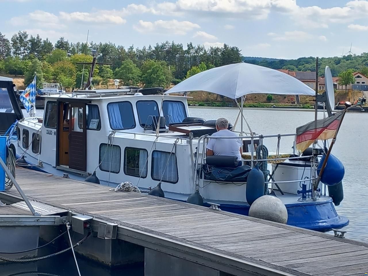Hausboot, ehm. Hafenbarkasse