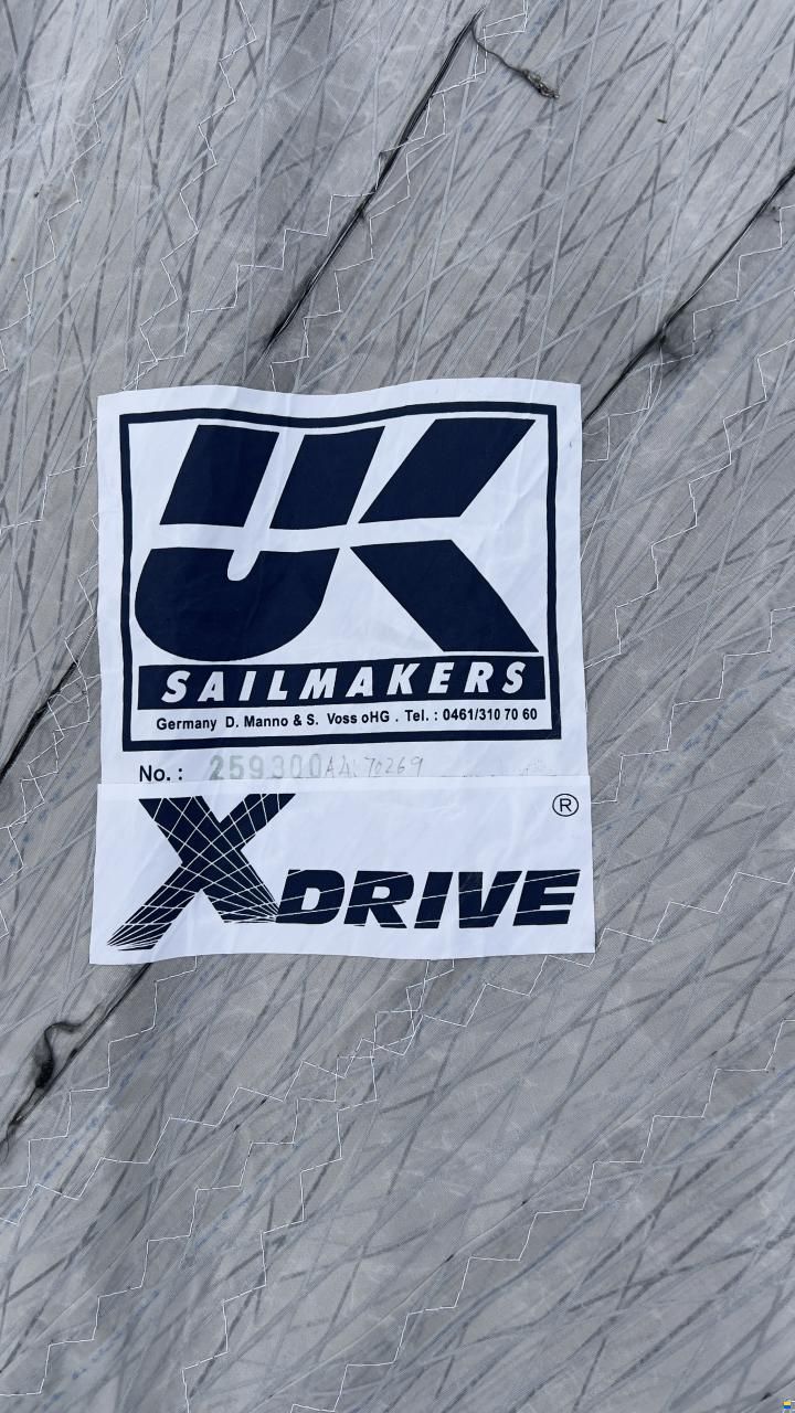 Code-0   UK sails