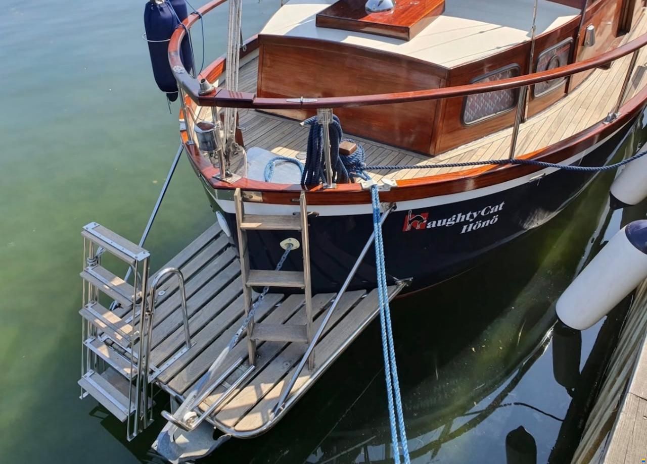 Nauticat 33