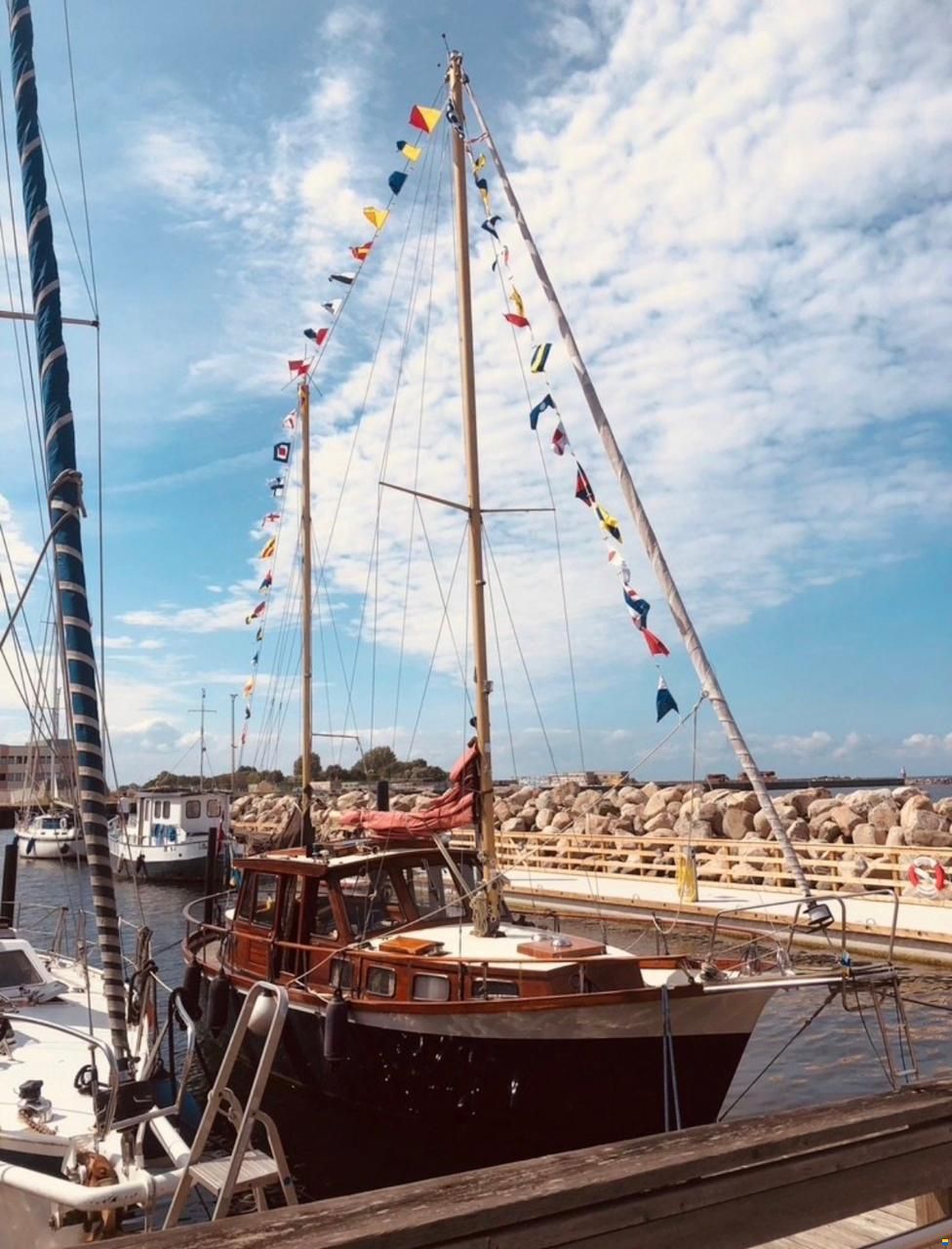 Nauticat 33