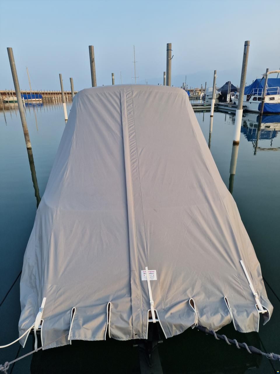 Glastron Motorschiff