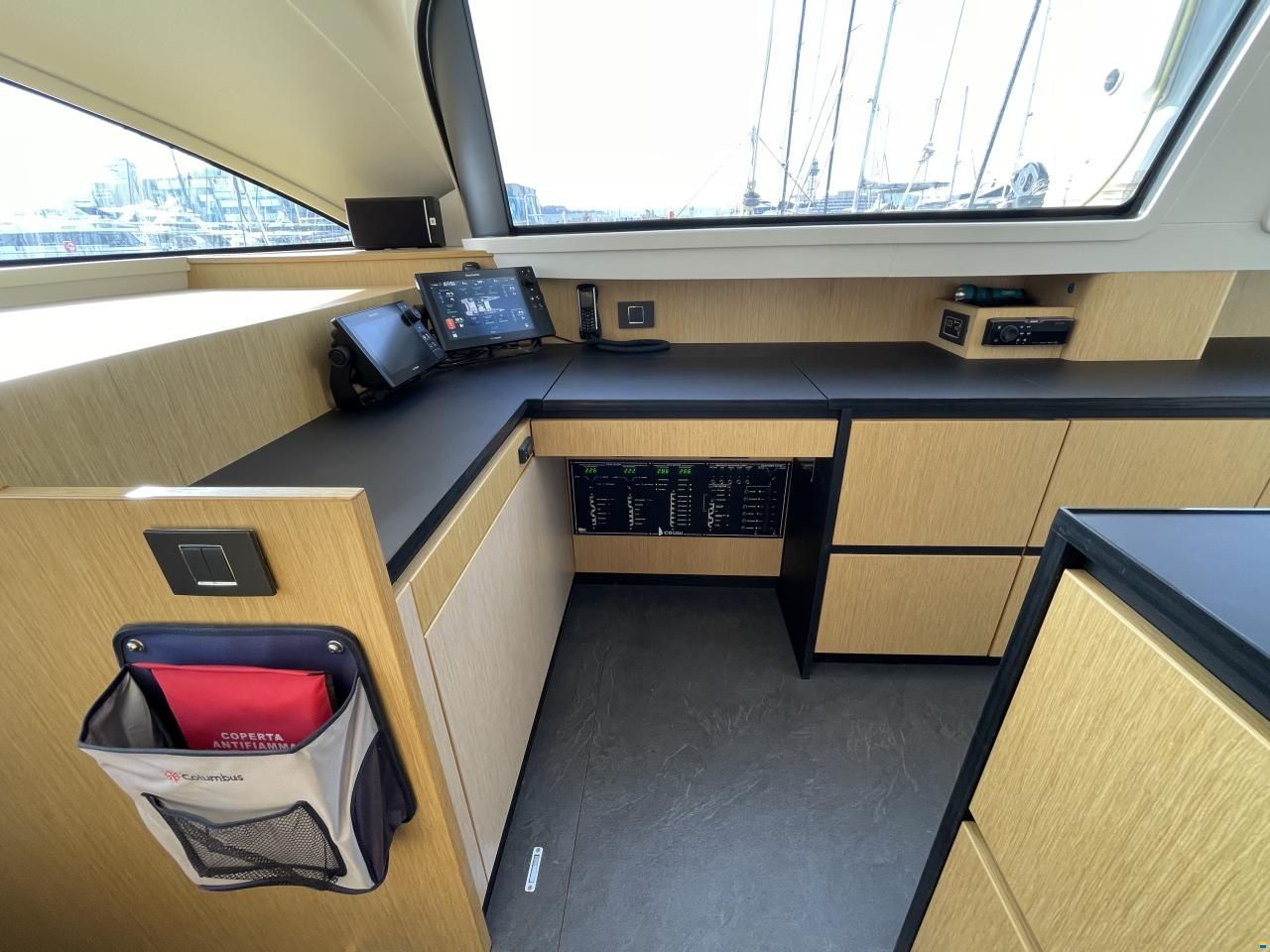 ICE CAT 61 Full Carbon