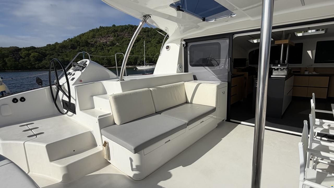 ICE CAT 61 Full Carbon