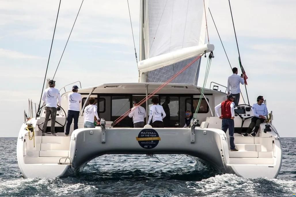 ICE CAT 61 Full Carbon