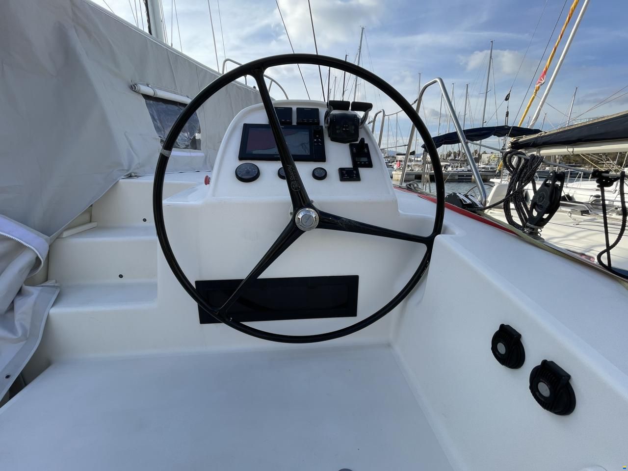 ICE CAT 61 Full Carbon